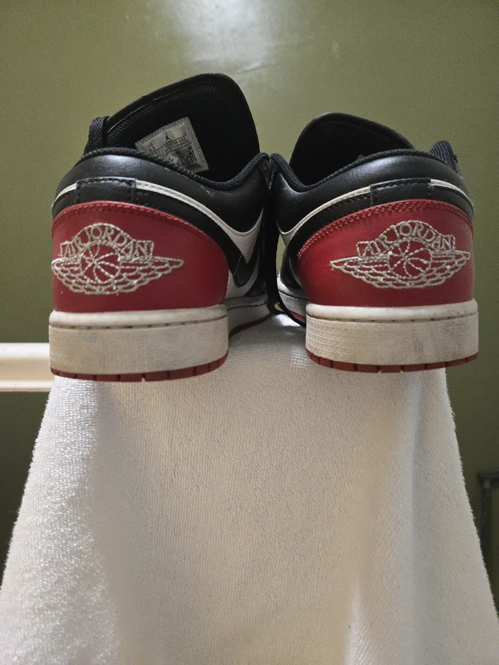 Mens Black and Red Basketball Sneakers - Jordan Style